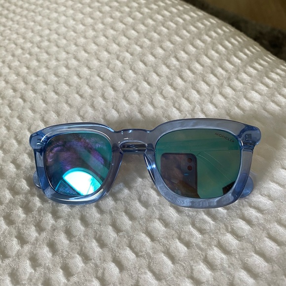 Moncler sunglasses - Picture 2 of 5